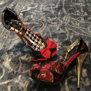 Beautiful, unique high heel size 8